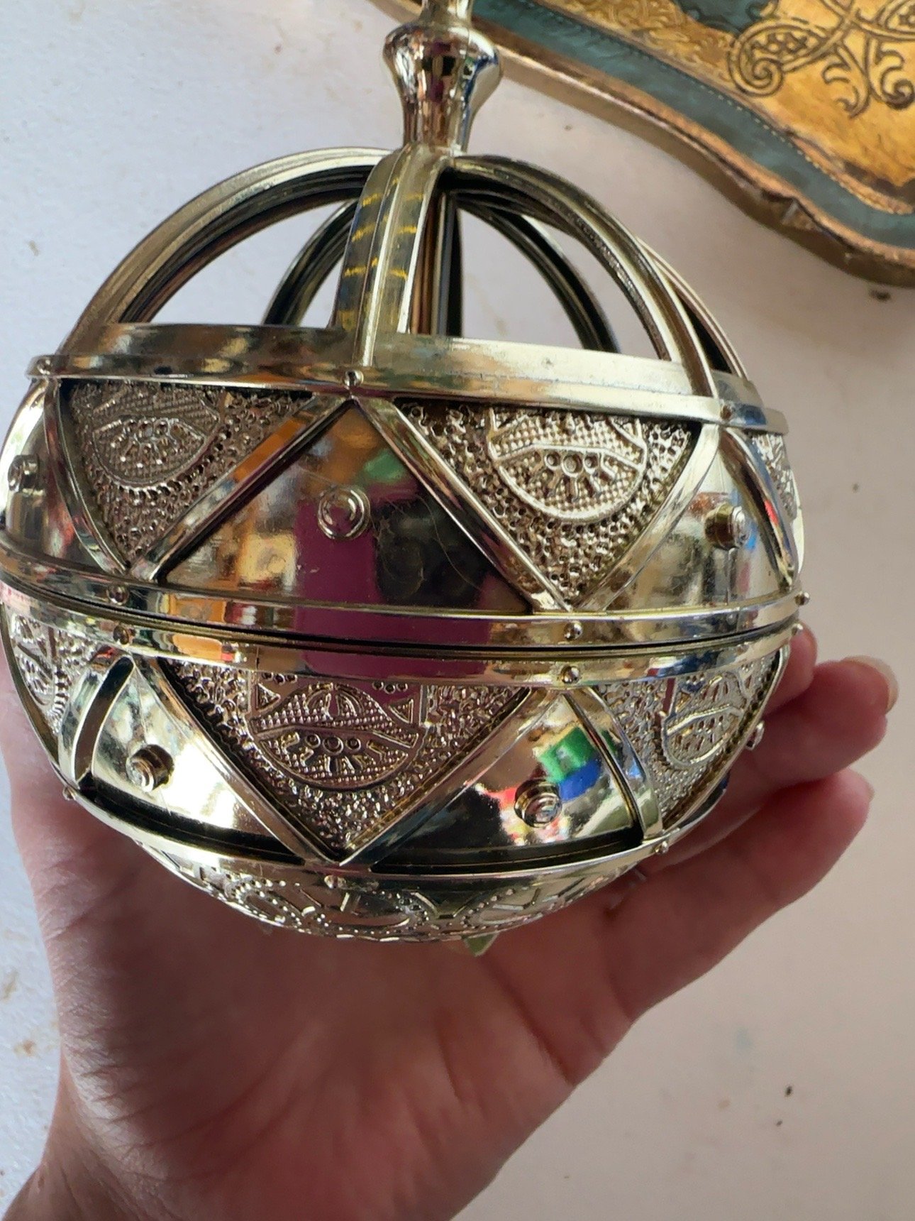 Liahona #03010 Vintage-Style Religious Decorative Replica Ball - Image 4