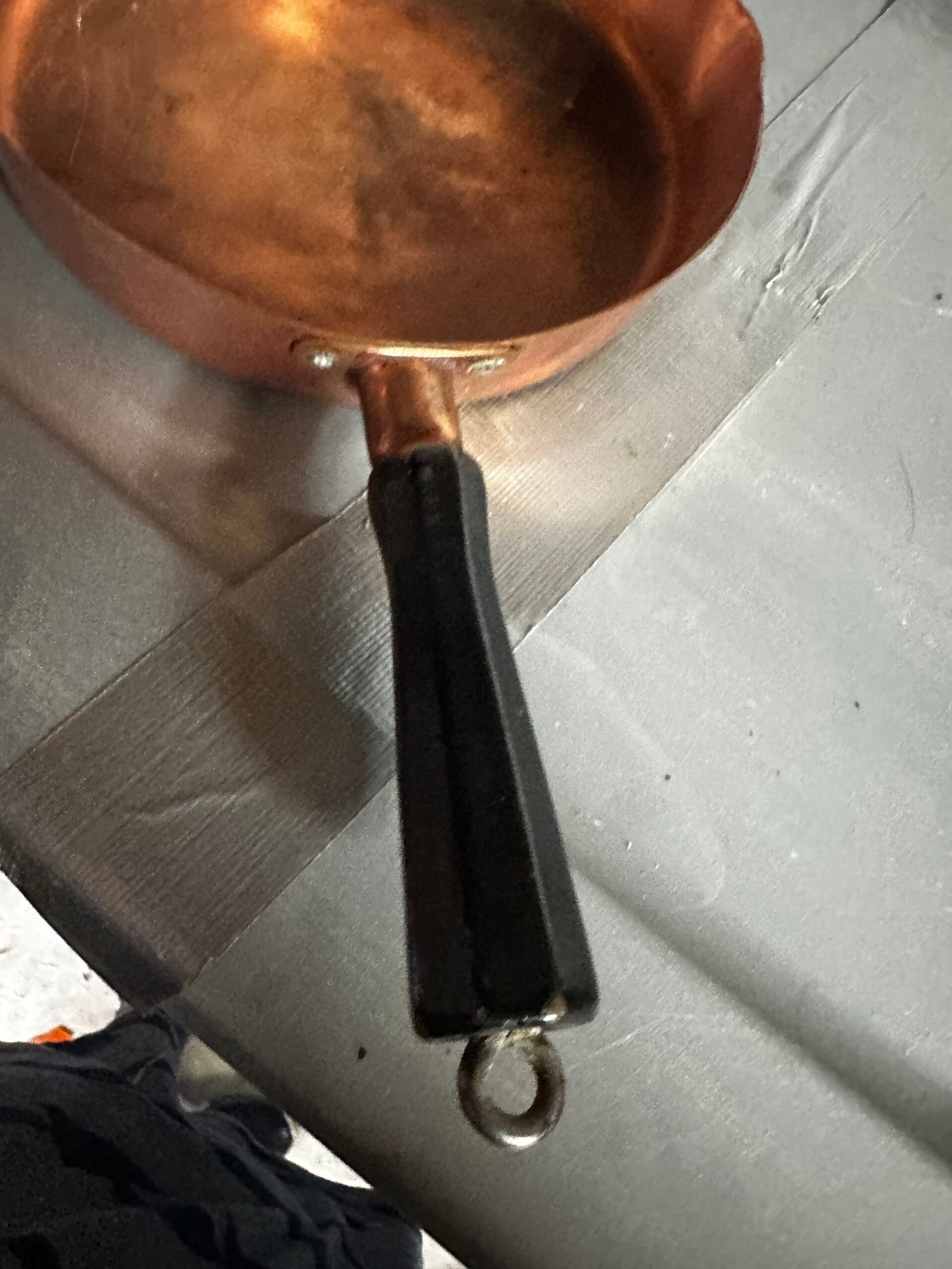 Antique Solid Copper Cooking Pan with Black Handle & Hanging Ring - Image 5