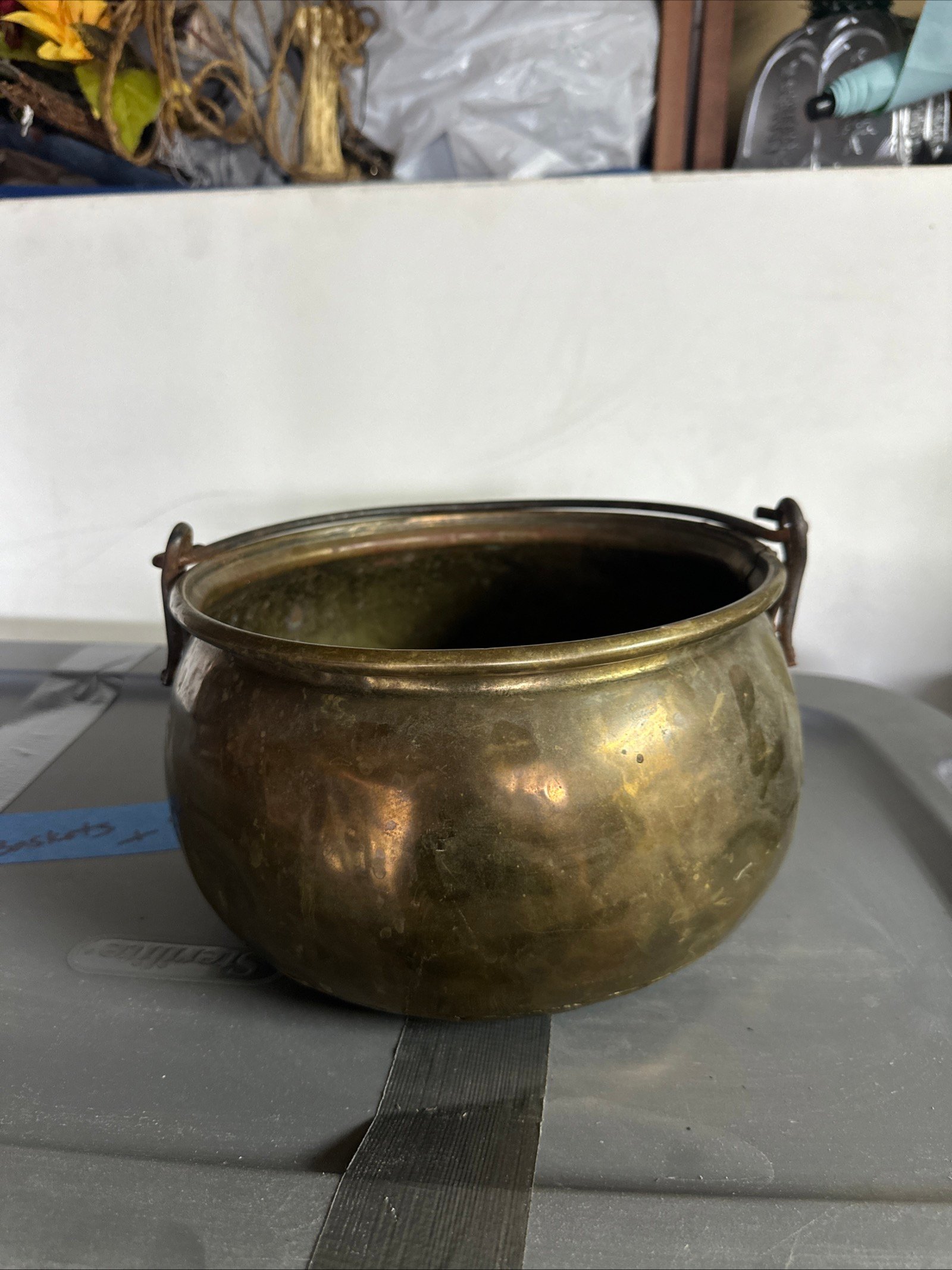 Antique Brass Handled Cauldron – Large Vintage Decorative Pot - Image 2