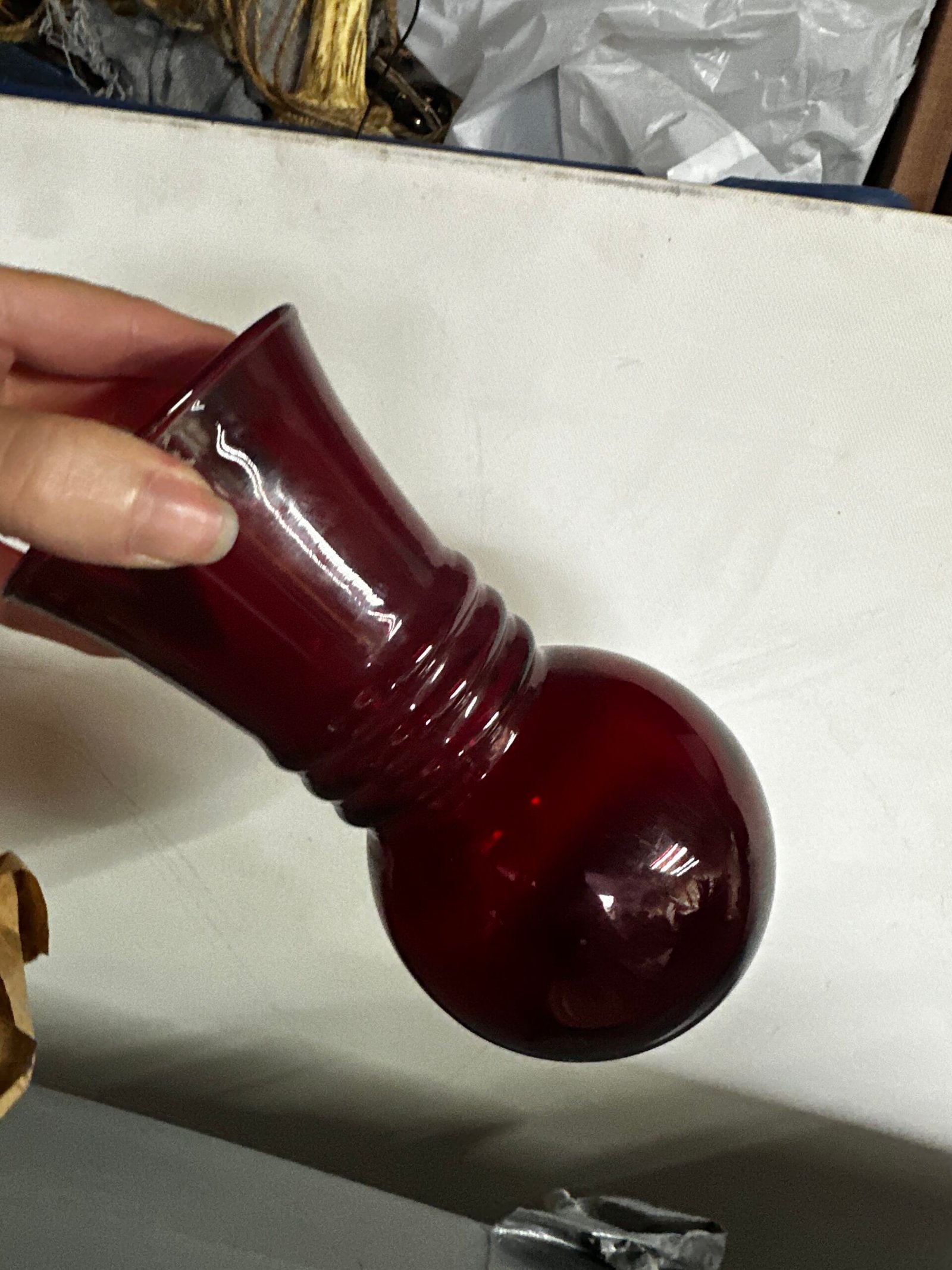 Vintage Art Deco Ruby Red Glass Vase – Bulbous Base & Ribbed Neck - Image 4